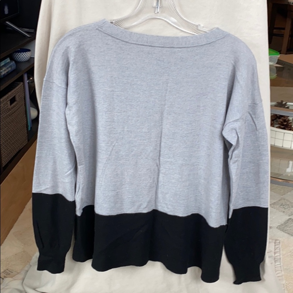 Color block sweater - Picture 2 of 3